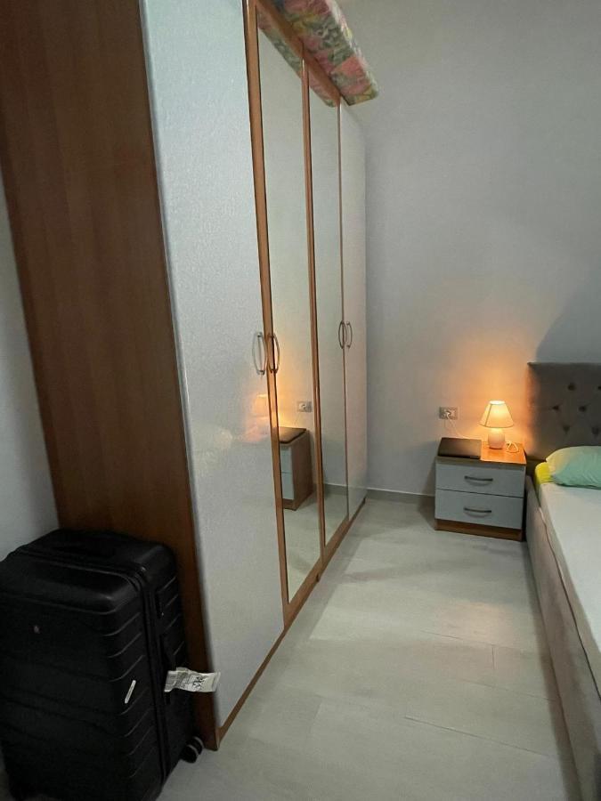 Apartament Gjergji Sarandë エクステリア 写真