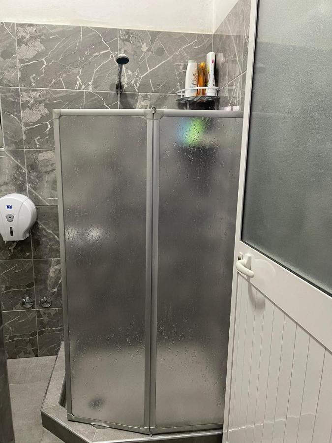 Apartament Gjergji Sarandë エクステリア 写真